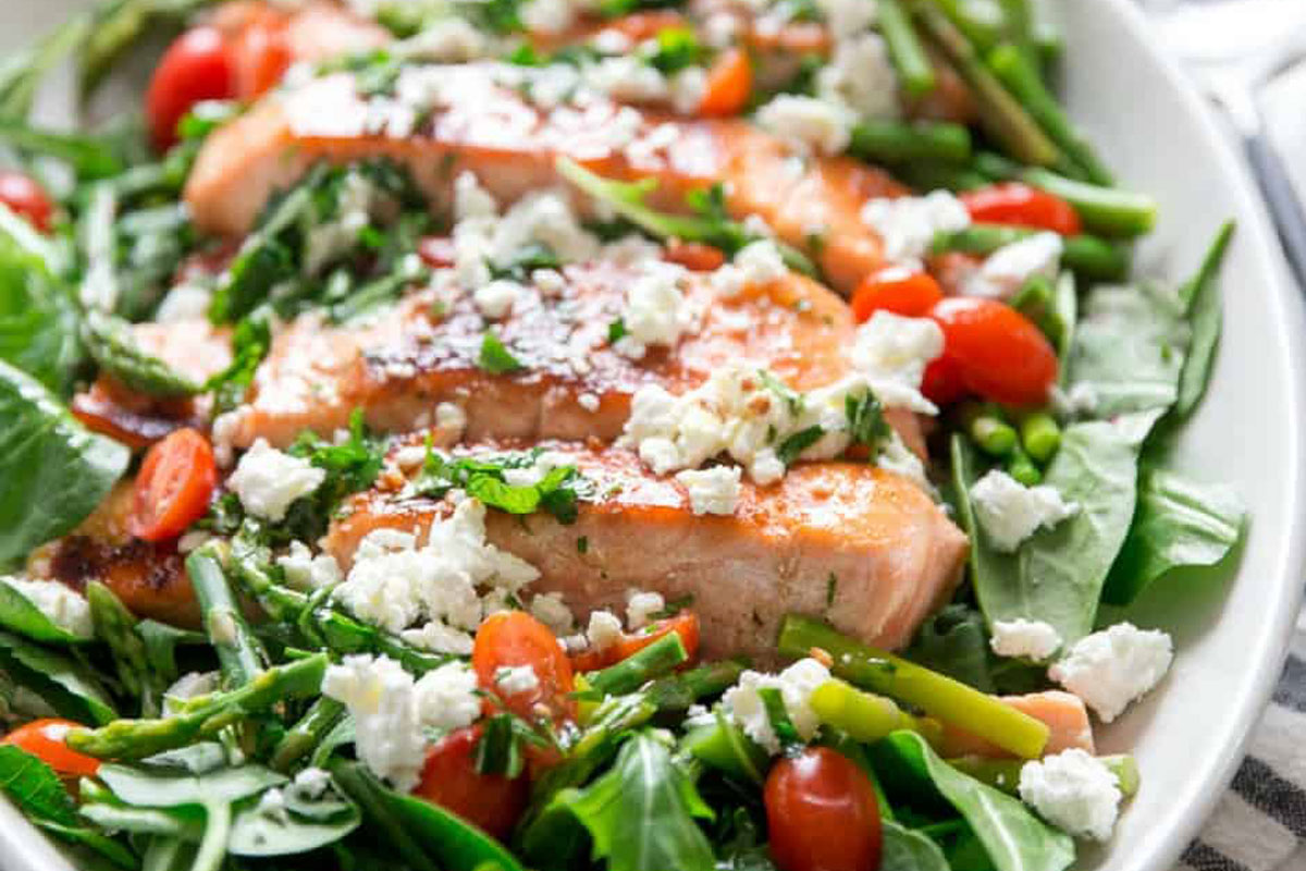 Read more about the article 5 Salads to Make Grocery Shopping Easier